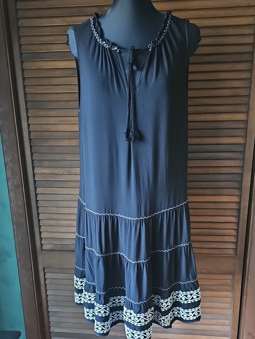 Max Studio Sleeveless Black Sundress Embroidered Daisy Print Women's Large
